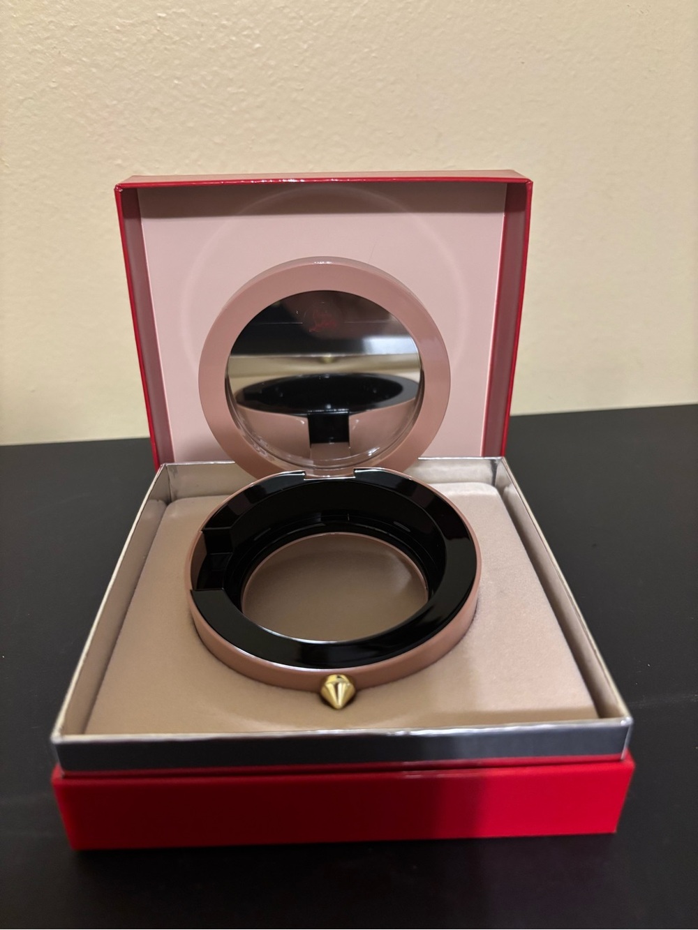 Limited Edition Christian Louboutin Face Powder Refillable Case NIB, Authentic - Picture 2 of 3